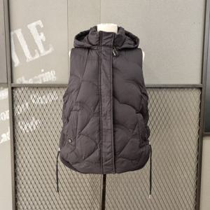 르니앤맥코이 후드오리털패딩조끼 MM11DV0067HJY