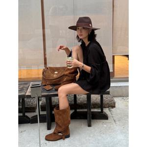 [질스튜어트] 세렌 스웨이드 슬라우치 미들 부츠 카멜 JASO5F302