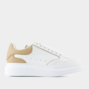 알렉산더맥퀸 오버사이즈 레이스업 라운드 토 스니커즈 781472W