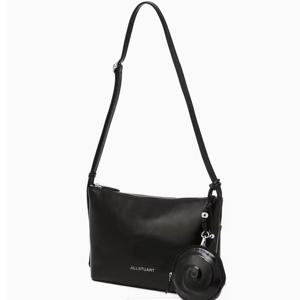 [질스튜어트] [파우치포함] 플라워가죽숄더겸크로스 M JABA6E802BK