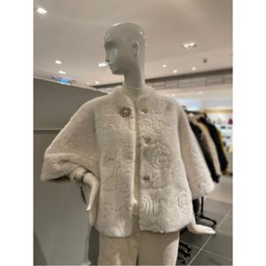 르니앤맥코이 보석 단추 꽃 프릴 망또 퍼 자켓 (MM12MJ701HJY)