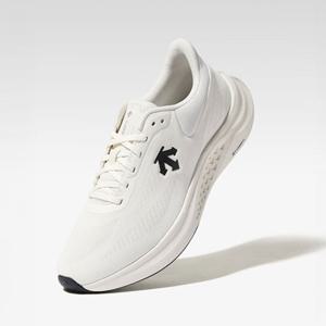 [데상트공식] 런 스텝 화이트 SR113RRN18