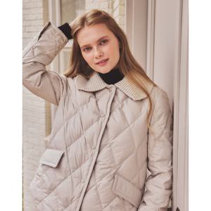 헤지스 여성 24FW 스테디셀러덕다운 라이트베이지 다이아퀼팅 탈착 카라 숏 중량다운 점퍼 WSJU4D917I1