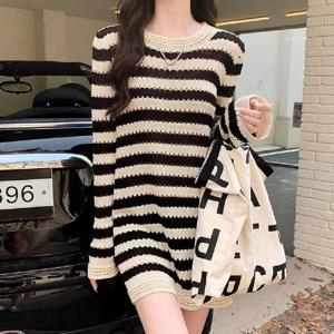 비욘드라이프 라운드넥 스트라이프 미니 원피스 1000220