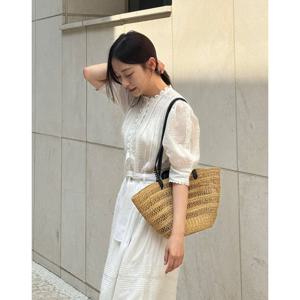 바네사브루노 25SS 백화점BEST시즌오프 화이트 레이스 스트랩 반팔 5부 원피스 VIDR5E212WT