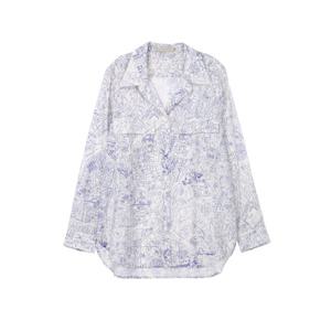 바네사브루노 25SS 백화점BEST시즌오프 블루 지도패턴 긴팔 블라우스 VIBL5E207B2