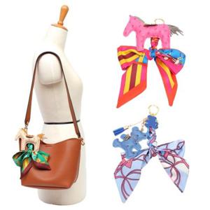 [블루피오레] My Pick 실크트윌리 키링 가방참 AF3428