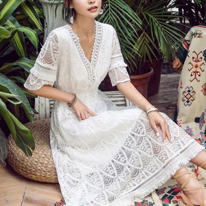 [유니제이] 로니에 레이스 펀칭 원피스