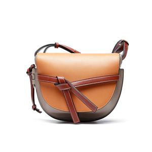 Vergamot 베르가모트 레터벨트 반달 소가죽 크로스백