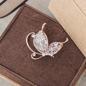 바이데이지 92Bh0161 로즈골드 나비 크리스탈 브로치