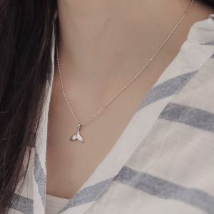 제이로렌 92N0821 행운의 고래꼬리 실버목걸이