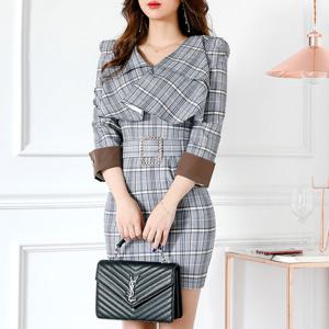 프릴 브이넥 체크패턴 벨트 소매배색 미니 정장원피스_OPS2410