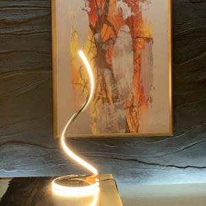 아르케 오로라 LED 테이블 램프