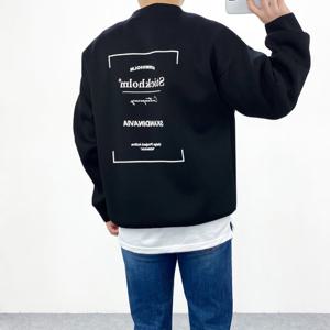 엠클로 오버핏 네오프렌 스톡홀름 레터링 프린팅 맨투맨 티셔츠