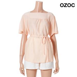 [오조크] 스퀘어넥 허리끈 뒷단추 블라우스 (K75-81423)
