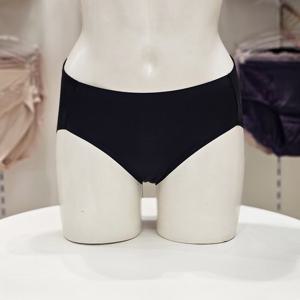 [트라이엄프] 에버 엣지 기본 노라인 헴팬티 TBWBPR13 BK