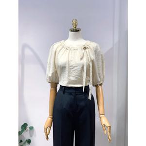 올리브데올리브 (OW4MB512) 라운드넥 리본 포인트 라그랑 블라우스