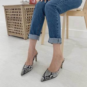 뱀피 패턴 여성 키높이 뾰족코 뮬구두 7cm 뱀피뮬