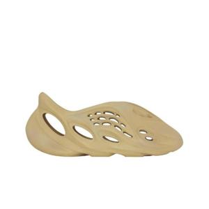 아디다스 이지 폼 러너 데저트 샌드 GV6843