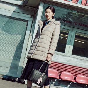 라코스테 공식 여성 슬림핏 후드탈착 중힙 다운 BF545E-55N 02S