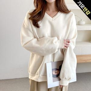 [올리비에스클로젯] 기모 V넥 맨투맨 티셔츠_O2411TS267D