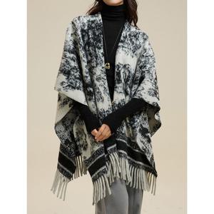 [모리스커밍홈]에스닉 수채화패턴 수술 숄_M2412AC601D_R