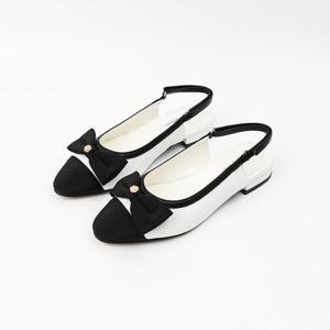 [신난다슈]여성 슬링백 힐 2cm 리본 펌프스 플랫 구두 소가죽 투톤 낮은굽 AG249016화이트