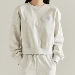 뉴발란스 여성 세미크롭 라운드 맨투맨 NBNCD2W302-AC