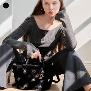 [게스]샤이다 SHAIDA 쥬얼장식 퍼 토트백 HP3A3A06