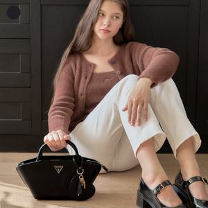 [게스]볼레나 BOLENA 하트 키링 미니 사첼백 HP3A3A24