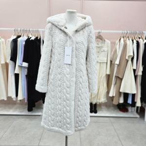 [샤틴]후드넥 패턴 페이크 퍼 코트S254C003A03