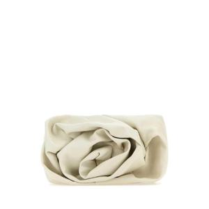 24SS Burberry Rose shaped design  소프트 embossed texture  탑 closure  8088995B9352