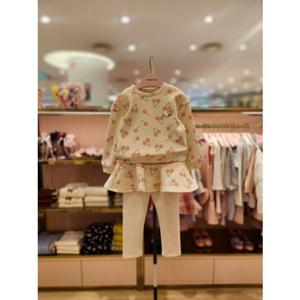 프렌치캣5 여아세트 아이보리앵두기모맨투맨티 치랭스 (Q56DDT160DDP100)