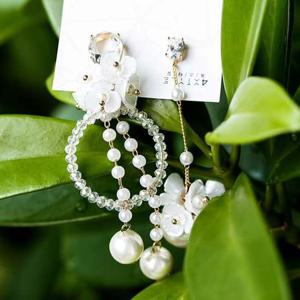 (핸드메이드) (은침) 에밀리아 플라워 귀걸이 주얼리 쥬얼리 악세사리 귀걸이 이어링 드롭귀걸이 플라워귀걸이 진주귀걸이 언발귀걸이 플라워