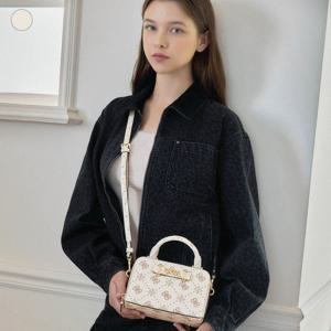 [게스(진)]실리아_SILIA 아코디언형 미니 사첼 백(HP3A3A39)