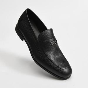 페라가모 간치니 오너먼트 모카신 블랙 020613 750555