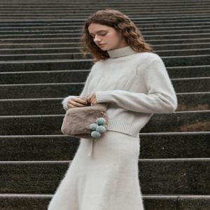 잇미샤 체인 스트랩 퍼 미니백 ITPCAHB740