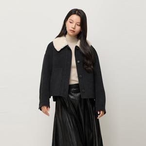 [시슬리] [Online Exclusive] 퍼카라 숏 코트_SACTE1561BK