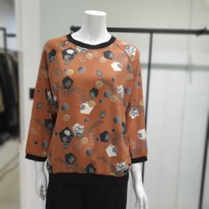 아니베에프 세이브존01 8부소매 패턴블라우스 A38WBL560