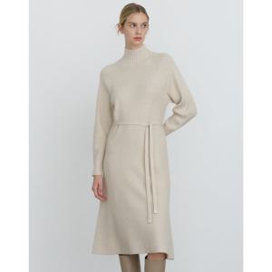 닥스 여성 24FW울 라이트베이지 글리터 스트랩 홀가먼트 하프넥 니트 원피스 DLSW4D009I1