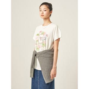 [빈폴레이디스] 플라워 모티브 롱 기장 반소매 티셔츠  화이트 (BF5742C881)