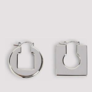 자크뮈스 폴리시드 실버 톤 지오메트릭 후프 귀걸이 JWW00567AO