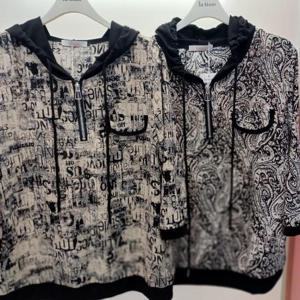 Latium HC06 찰랑찰랑한 품편한 앞짚업 반오픈 7부소매 쉬폰 후드 티블라우스 T2531bl09