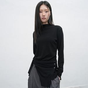 WOMAN 모크넥 플리츠 티셔츠 [BLACK] / WBE3L01512