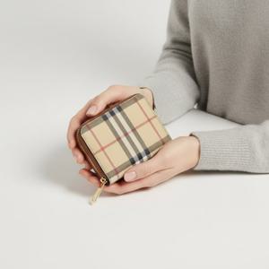 버버리 8109810 A9534 빈티지 체크 지퍼 스몰 반지갑