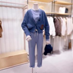 [시에로]  SJ3KTF455_가죽 패치 꽈배기 니트 가디건