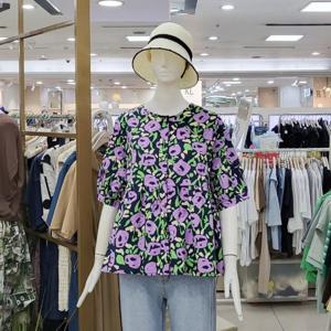 스테파니 DP01 플라워 벌룬 프릴 블라우스 A24SH4220