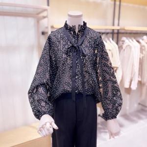 [시에로]SJ2SHF051_하이넥 도트 자카드 블라우스