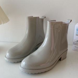 쿨샵 여성 유광 레인부츠 첼시부츠 스타일 방수장화