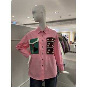 르니앤맥코이 주머니 배색 프린트 셔츠 블라우스 (MM04BL412HJY)